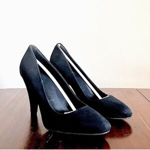 NWT - Yin Moleskin Pumps - Runs Narrow - Size 38.5 IT / 8-8.5